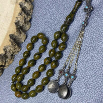 Yeşil Tonlar Arpa Kesim Hareli & Damarlı Katalin Tesbih – Eski Üretim, Renk Almış (Kod: 1013-9)